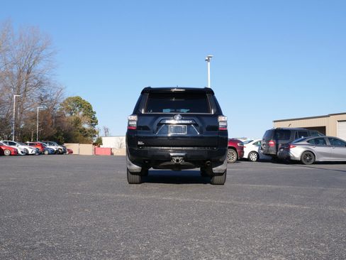 Used 2016 Toyota 4Runner SR5 image 5
