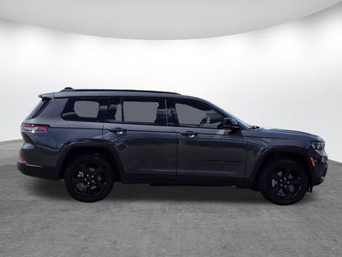 Used 2025 Jeep Grand Cherokee L Altitude AWD/4WD image 3
