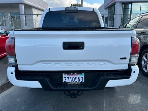 Certified 2022 Toyota Tacoma TRD Off-Road w/ Technology Package AWD/4WD image 6