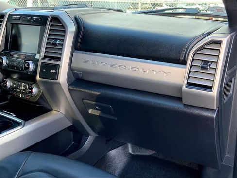 Used 2020 Ford F250 Platinum w/ FX4 Off-Road Package image 19