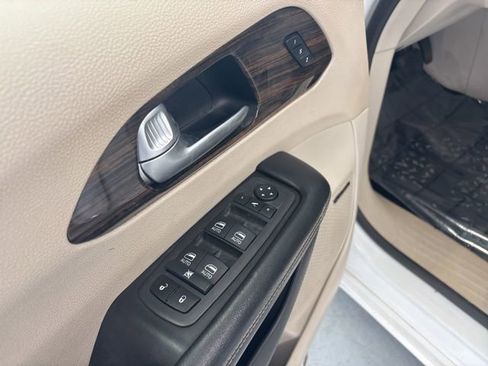 Used 2021 Chrysler Pacifica Limited w/ Premium & Safety Sphere Group AWD/4WD image 18