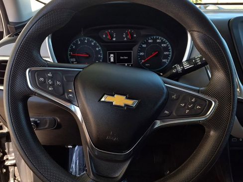 Used 2020 Chevrolet Equinox LS image 12