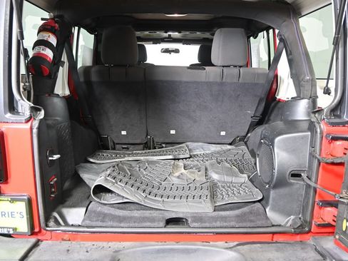 Used 2012 Jeep Wrangler Unlimited Rubicon w/ Connectivity Group AWD/4WD image 17