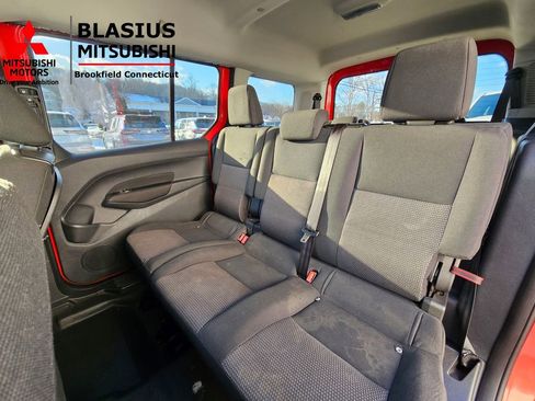 Used 2016 Ford Transit Connect XL image 17