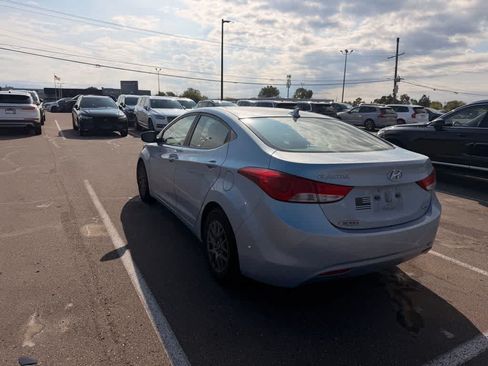 Used 2011 Hyundai Elantra Limited FWD image 5