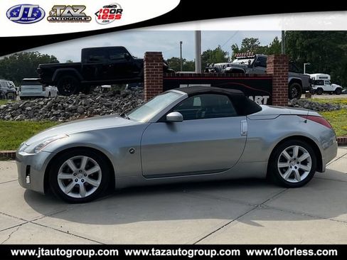 Used 2004 Nissan 350Z Enthusiast w/ Side Airbags Pkg RWD image 4