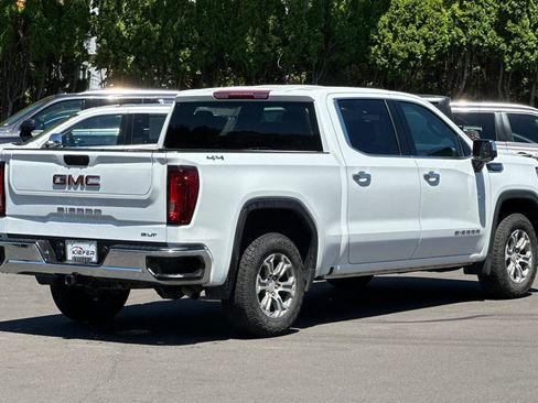 Used 2025 GMC Sierra 1500 SLT AWD/4WD image 4