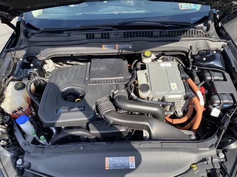 Used 2017 Ford Fusion SE w/ Equipment Group 601A FWD image 33