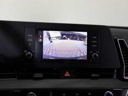 Used 2025 Kia Sportage LX FWD image 29