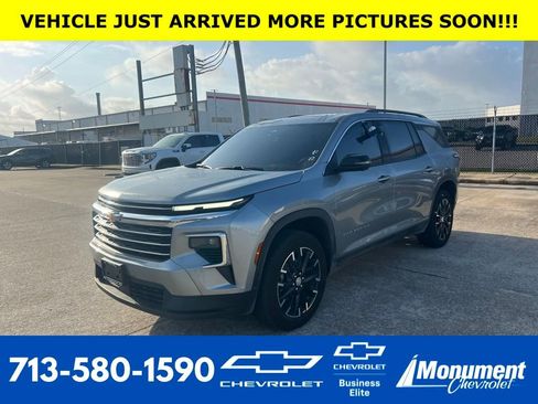Used 2026 Chevrolet Traverse LT w/ Sun and Wheel Package image 1
