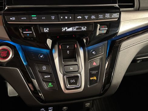 Used 2025 Honda Odyssey Touring image 23