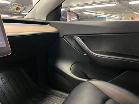 Used 2022 Tesla Model Y Performance image 27