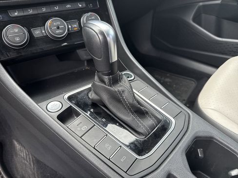 Used 2020 Volkswagen Jetta R-Line FWD image 22