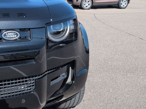 New 2026 Land Rover Defender 110 X-Dynamic SE image 10