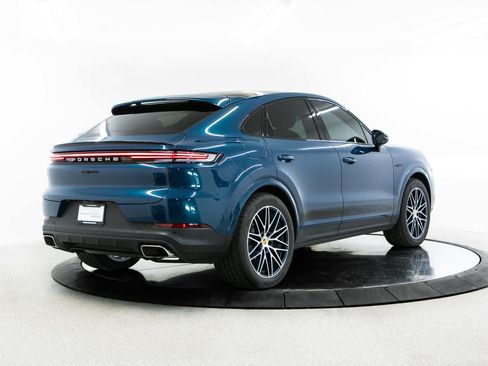 Certified 2024 Porsche Cayenne Coupe AWD/4WD image 7
