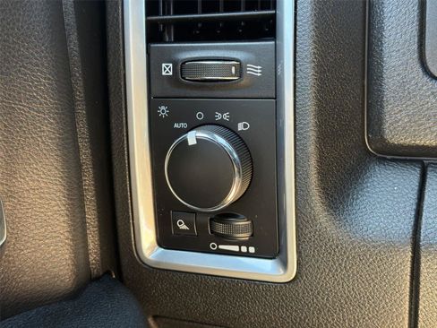 Used 2024 RAM 1500 Warlock AWD/4WD image 39