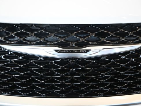 New 2026 Chrysler Pacifica Pinnacle image 5