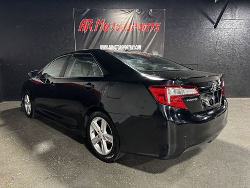 Used 2013 Toyota Camry SE FWD image 3
