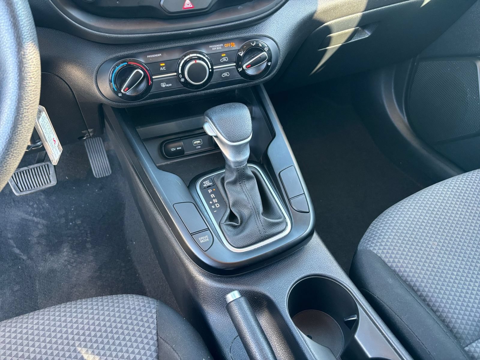 Used 2025 Kia Soul LX w/ LX Technology Package FWD image 38