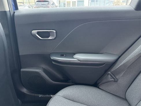 New 2025 Kia K4 LXS image 24