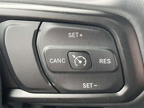 Used 2022 Jeep Wrangler Unlimited Sport image 32