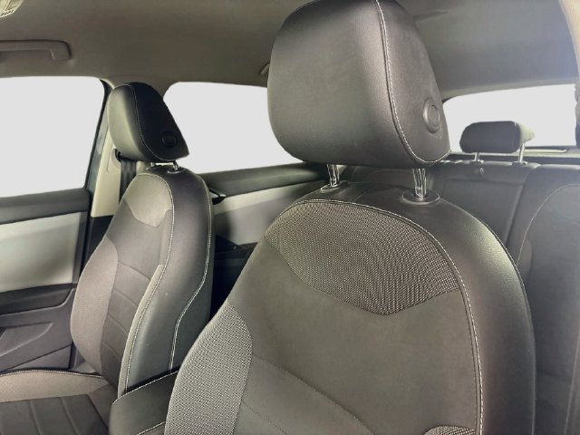 Certified 2022 Volkswagen Taos SE FWD image 23