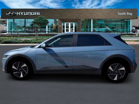 New 2026 Hyundai Ioniq 5 SEL image 3