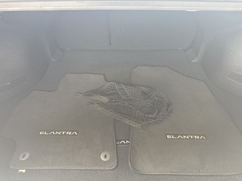 Used 2025 Hyundai Elantra Limited w/ Cargo Package FWD image 32