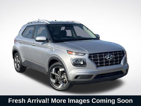 Used 2025 Hyundai Venue SEL FWD image 1