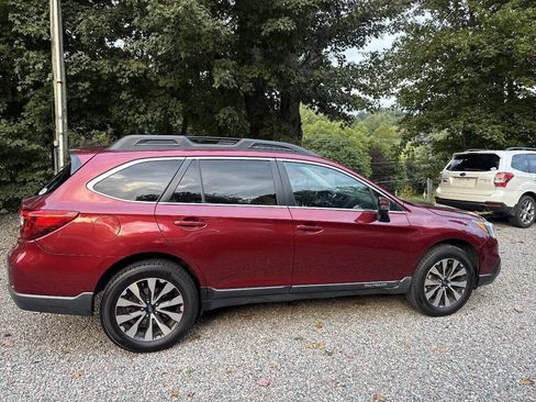 Used 2015 Subaru Outback 3.6R Limited AWD/4WD image 6