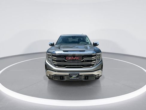 New 2026 GMC Sierra 1500 SLT image 3