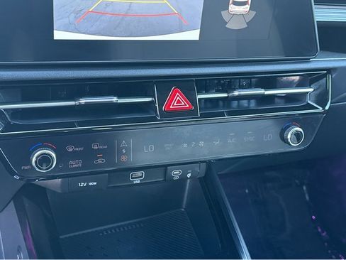 Certified 2025 Kia Niro EX image 24