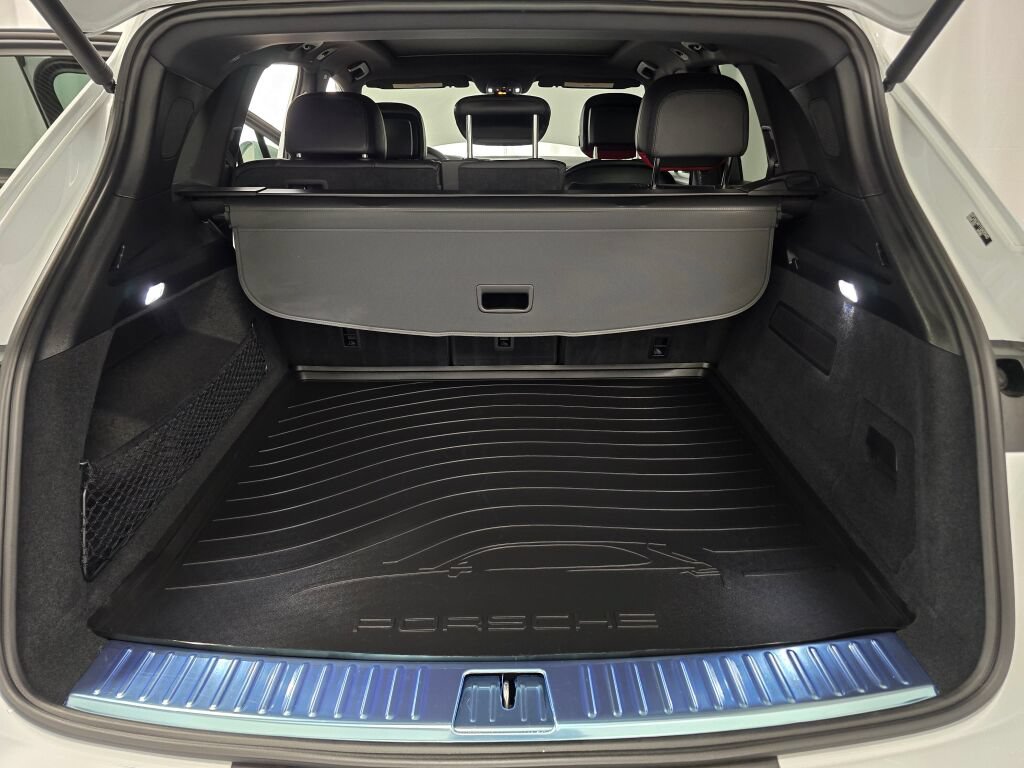 Certified 2026 Porsche Cayenne AWD/4WD image 12