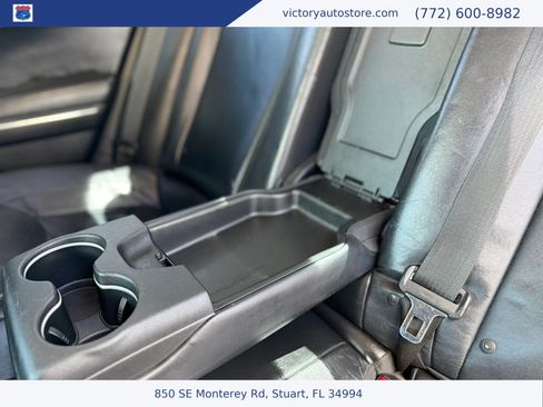Used 2017 Chrysler 300 Limited AWD/4WD image 44