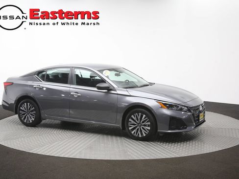 Used 2024 Nissan Altima 2.5 SV AWD/4WD image 48