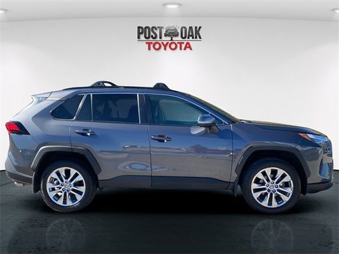 Used 2024 Toyota RAV4 XLE Premium image 8
