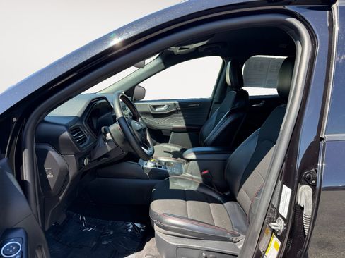 Certified 2025 Ford Escape ST-Line FWD image 10
