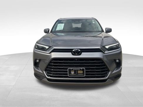 Used 2025 Toyota Grand Highlander AWD image 2
