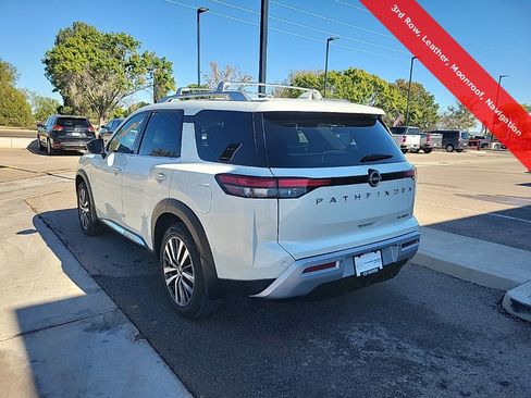 Used 2022 Nissan Pathfinder Platinum w/ Cargo Package image 5