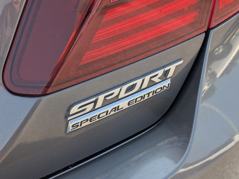 Used 2017 Honda Accord Sport Special Edition image 10