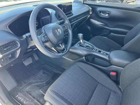 Certified 2025 Honda HR-V LX image 5
