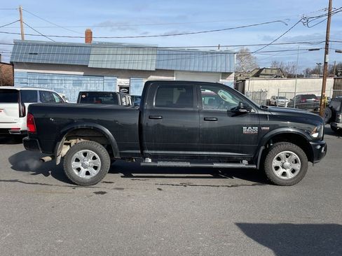 Used 2018 RAM 2500 Big Horn w/ Sport Appearance Group image 3