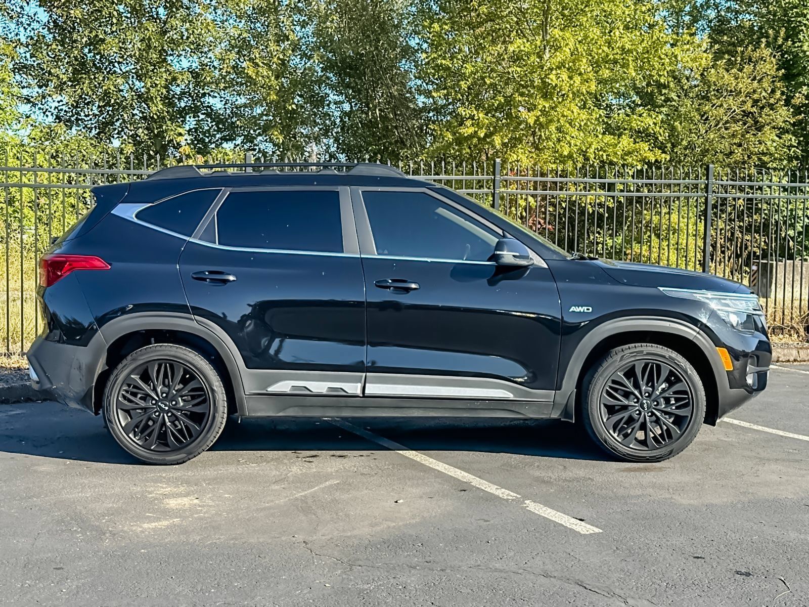 Used 2022 Kia Seltos Nightfall Edition AWD/4WD image 2