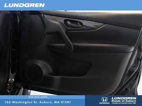 Used 2019 Nissan Rogue S AWD/4WD image 14