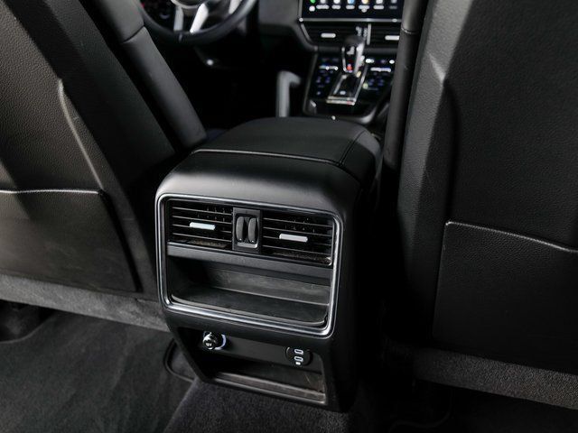 Certified 2023 Porsche Cayenne AWD/4WD image 24