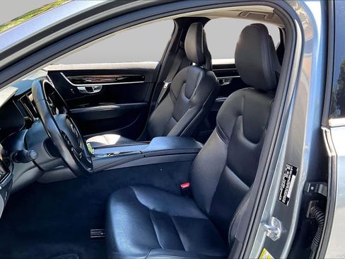 Used 2017 Volvo S90 T5 Momentum w/ Vision Package FWD image 8