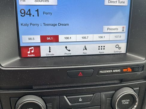 Used 2018 Ford Explorer XLT w/ Equipment Group 201A image 5