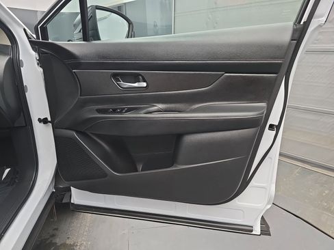 Used 2025 Nissan Murano SV image 39