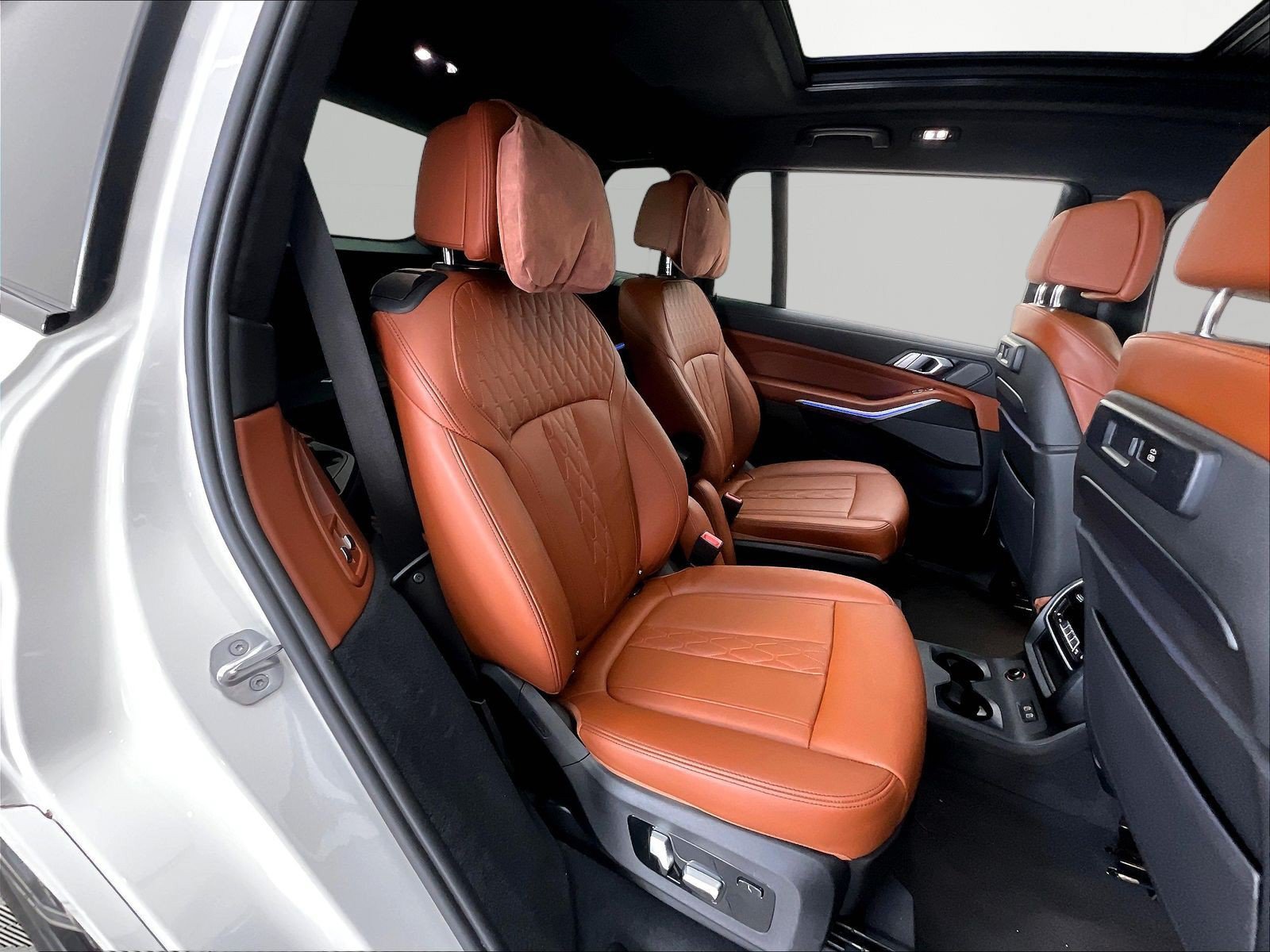 Used 2022 BMW X7 M50i AWD/4WD image 25