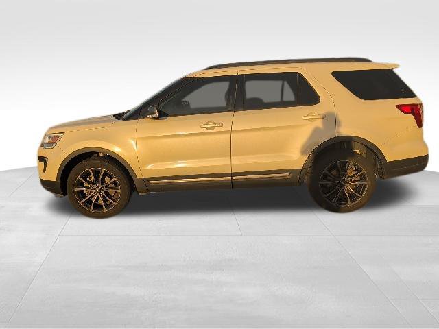 Used 2018 Ford Explorer XLT w/ Equipment Group 202A AWD/4WD image 6